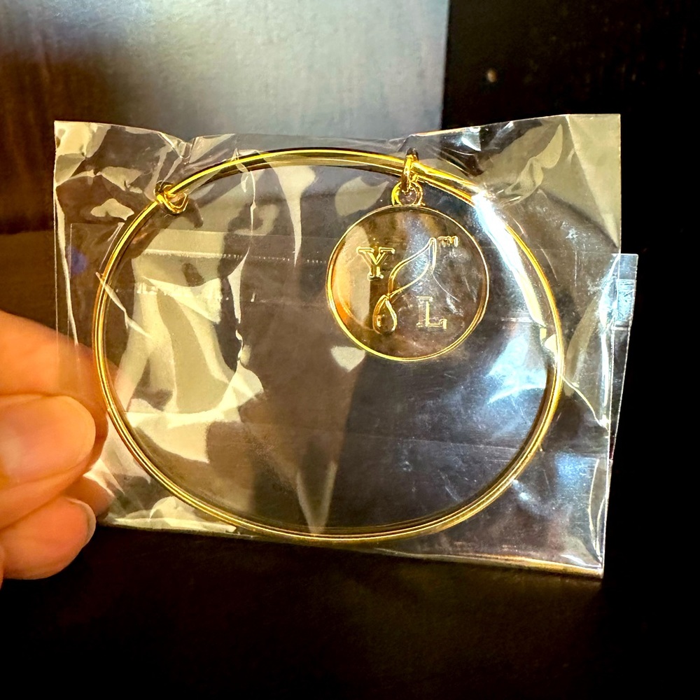 Young Living‎ Beauty School Bracelet Gold Exclusive Attendee Jewelry